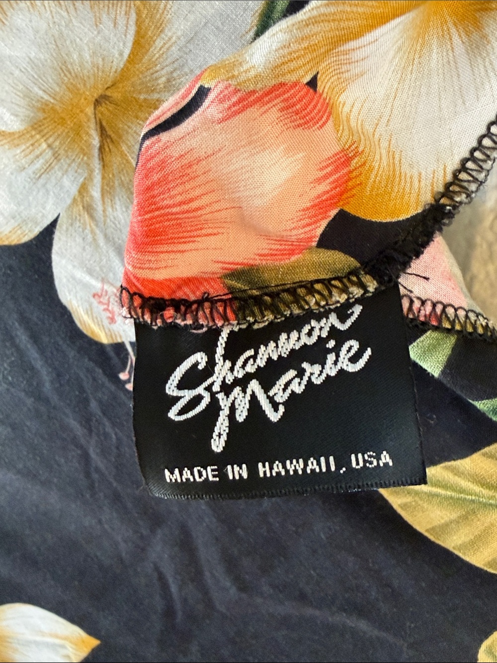 Hibiscus Stephanotis Tea-Length Bias Cut, Bottom Flare Dress Shannon Marie HI - Picture 4 of 9